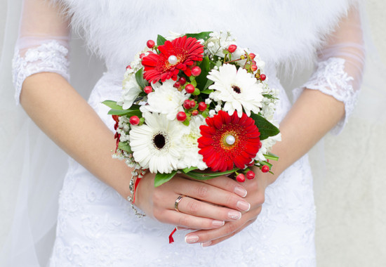 ブーケを持った花嫁